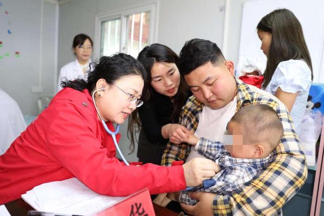 面向全国征集100名先心病患儿进行免费手术j9九游会入口首页“六一爱心行”公益活动(图2)